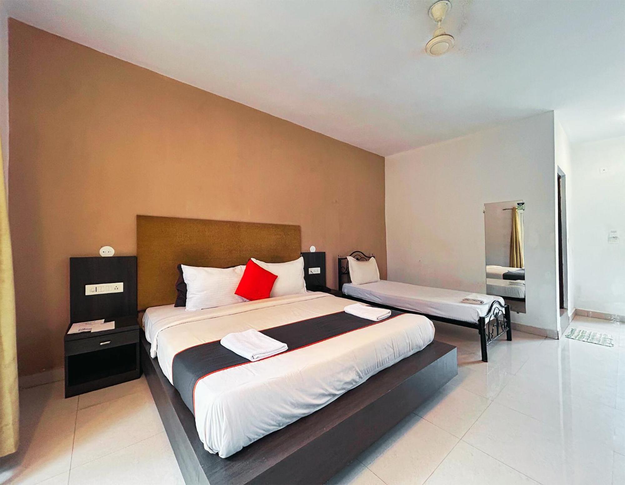 Bay Breeze Resorts & Hotels 모르짐 외부 사진