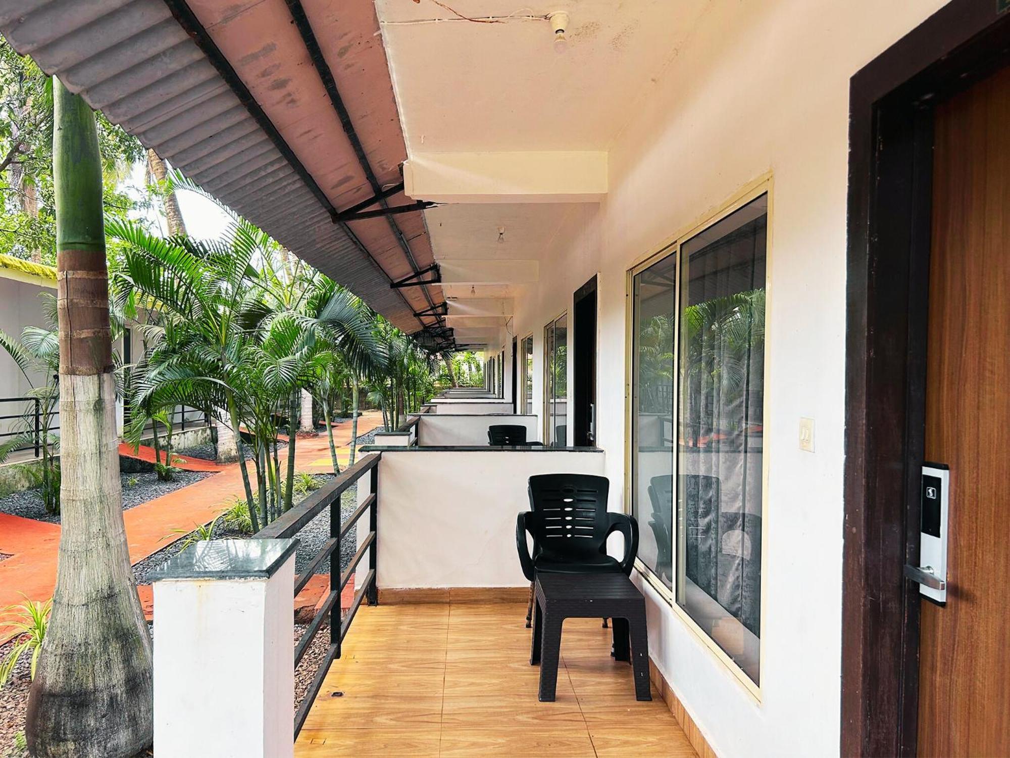 Bay Breeze Resorts & Hotels 모르짐 외부 사진